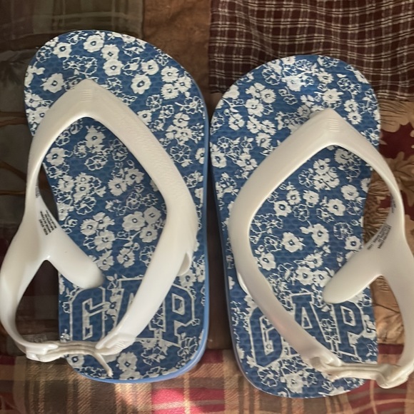 2 piece never worn swim suit and sandals from gap size 4 suit and 5/6t sandals - Picture 2 of 4